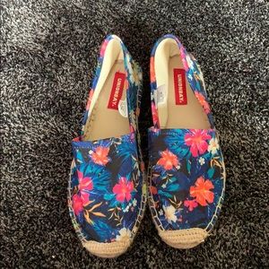 Blue flower print loafer style shoes